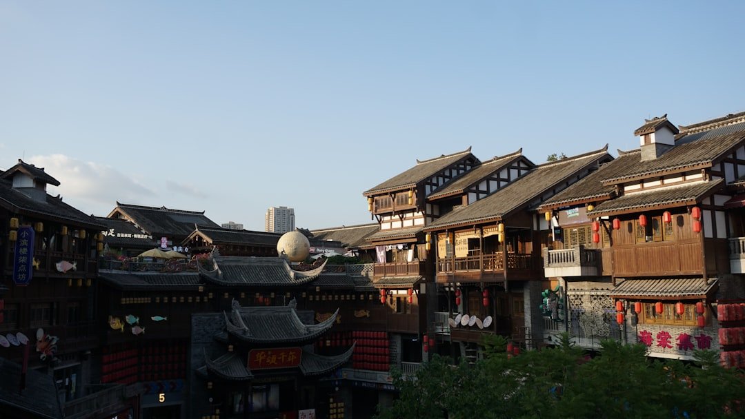 配图