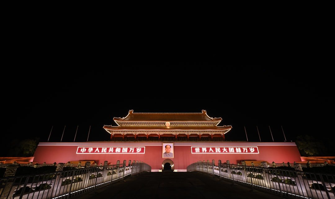 配图